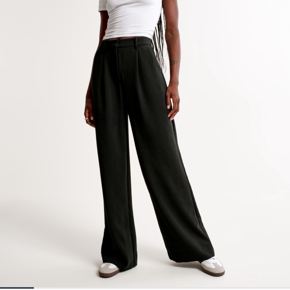 A & F Harper Tailored Premium Crepe Pant